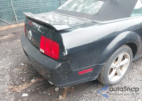 2008 Ford Mustang Gt Deluxe/Gt Premium z USA, uszkodzony, nr VIN 1ZVHT85H085183404